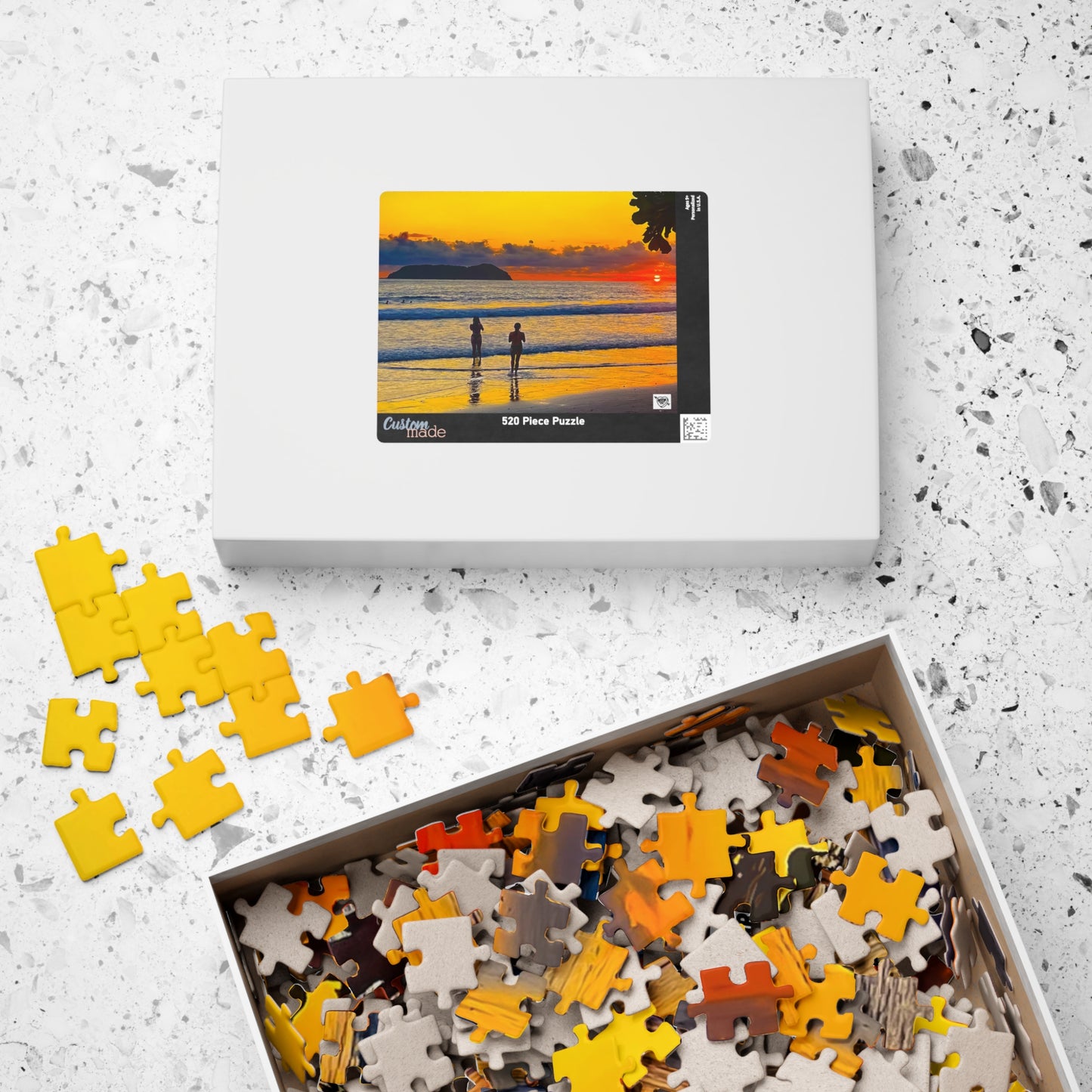 8 - Costa Rica beach two hot women - Puzzle